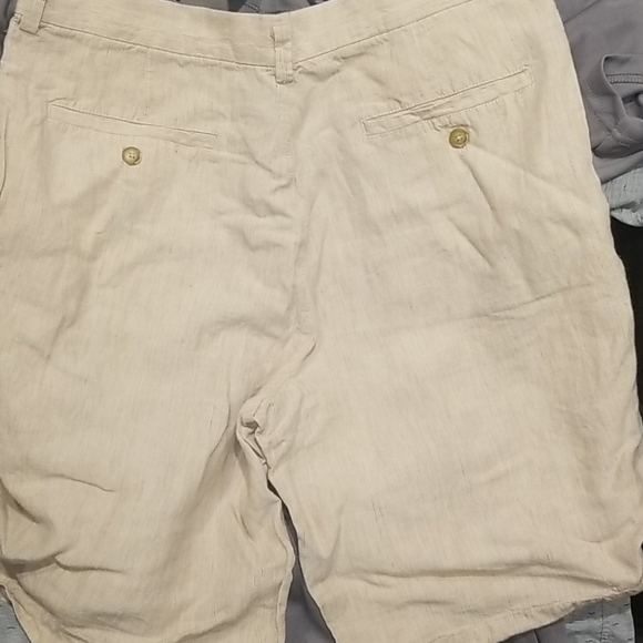 Tommy bahama shorts - Picture 3 of 4
